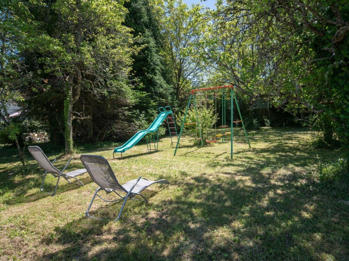 Quaint Holiday Home In Payzac With Garden Zewnętrze zdjęcie
